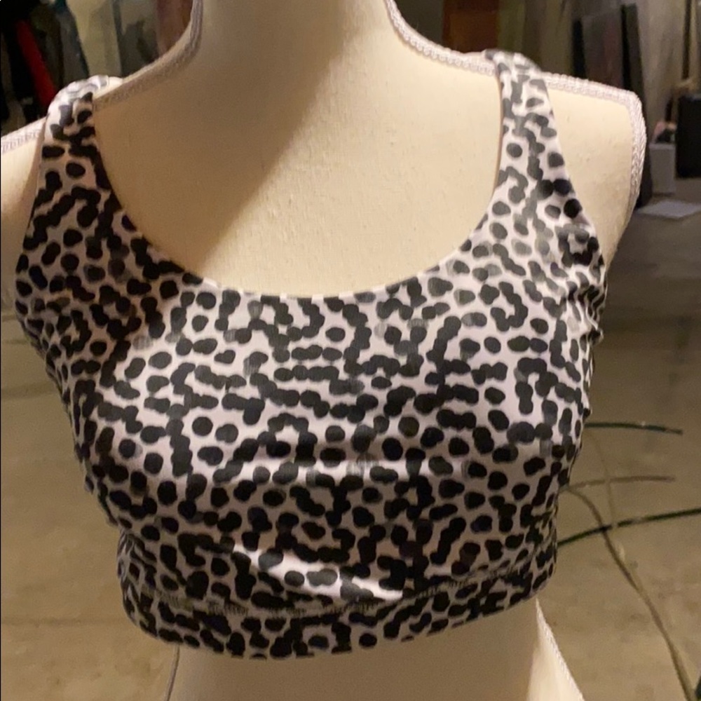 Lululemon energy bra.
